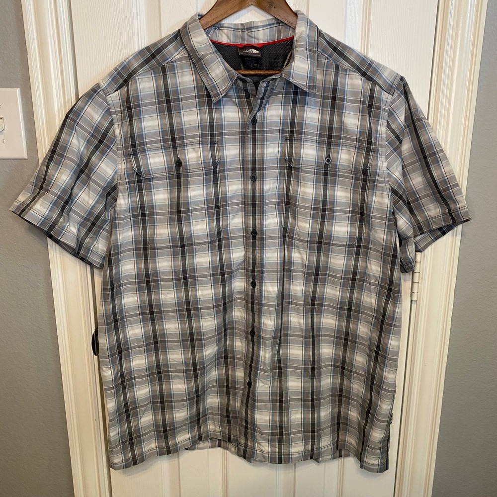 The North Face Mens XXL Plaid Short Sleeve Button Up Hiking Shirt Grey Blue
